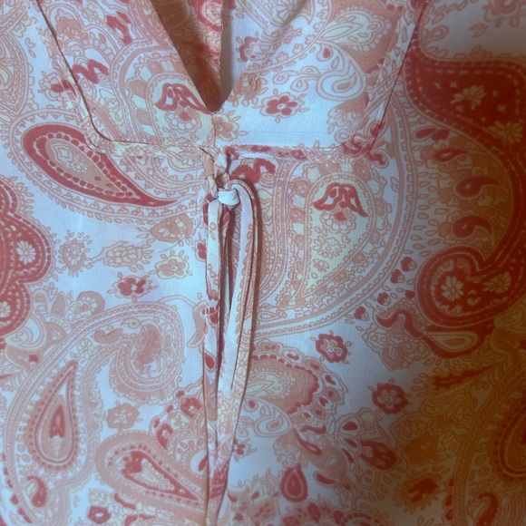 New York & Company peach paisley long sleeve blouse, sz M - Picture 4 of 6